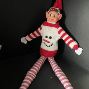 Ben met wintertrui, elf on a shelf